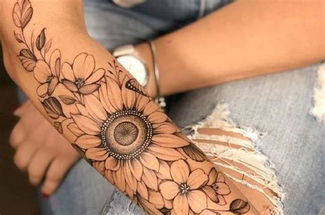 tatuajes brazo diseños mujer|Tatuajes para mujeres en el brazo + 30 diseños。